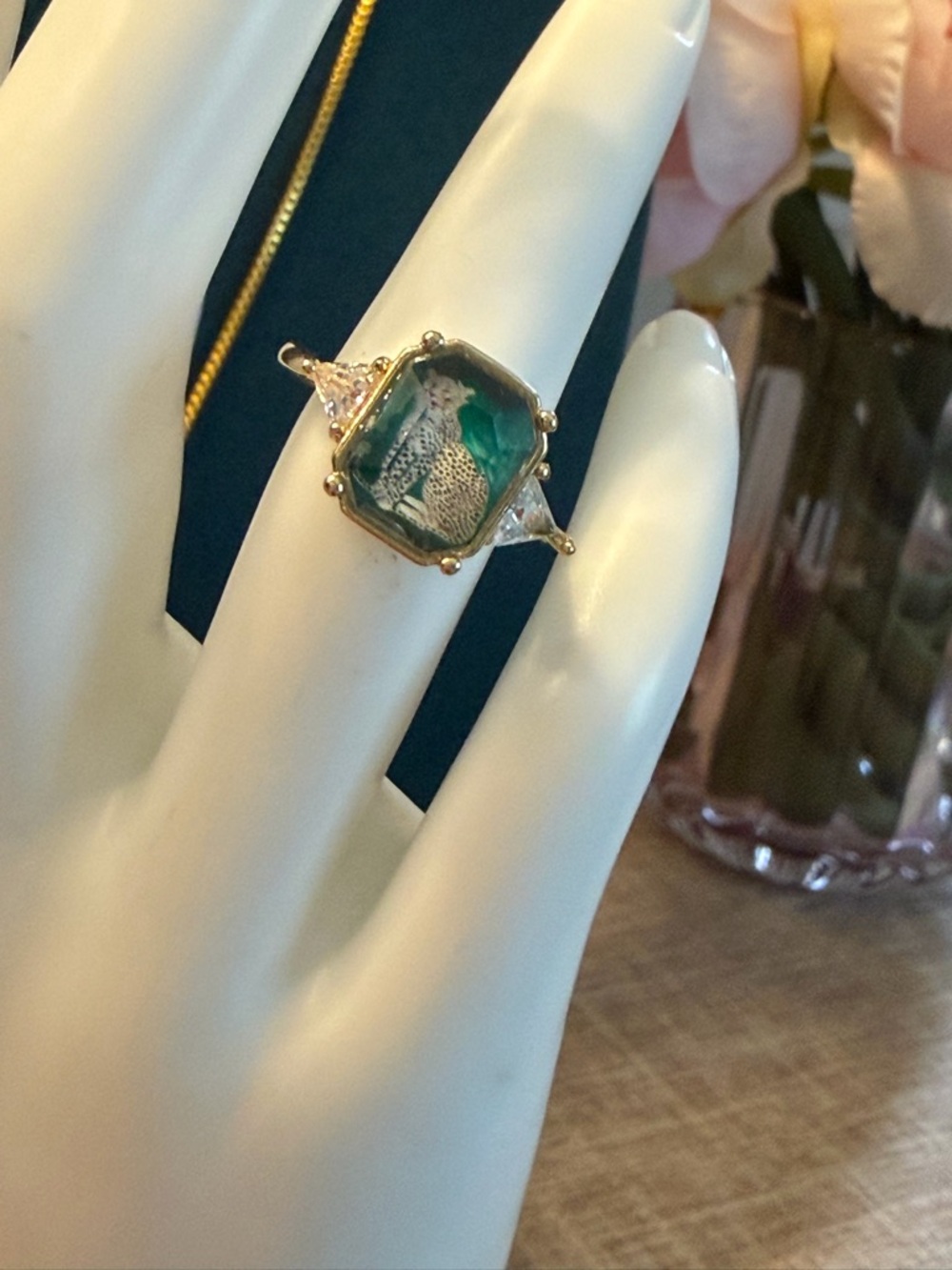 Low START NIB Green and Gold Leopard Ring with flanking crystals. 8 Gorge! - Picture 2 of 3
